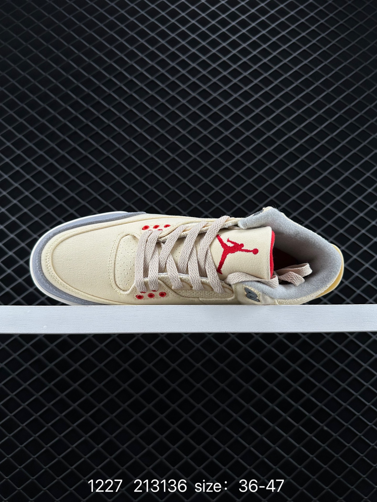 Air Jordan 3 Retro ”Hide and Sneak“